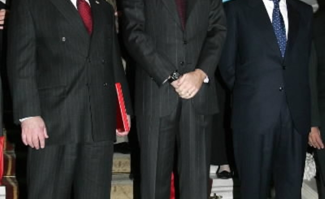 El Príncipe, acompañado por el Embajador de los Estados Unidos de América, Eduardo Aguirre Jr., y el consejero delegado del BBVA, José Ignacio Goirigo