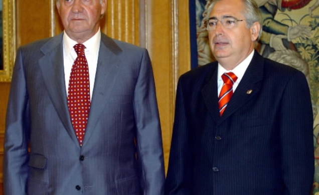 Su Majestad junto al presidente de la Ciudad Autónnoma de Melilla