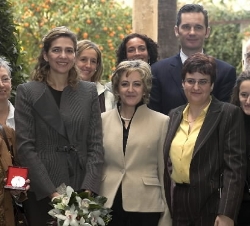 Los Duques de Palma con los miembros de la Asociación Aula Cultural