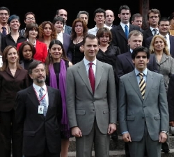 Don Felipe con los cooperantes españoles