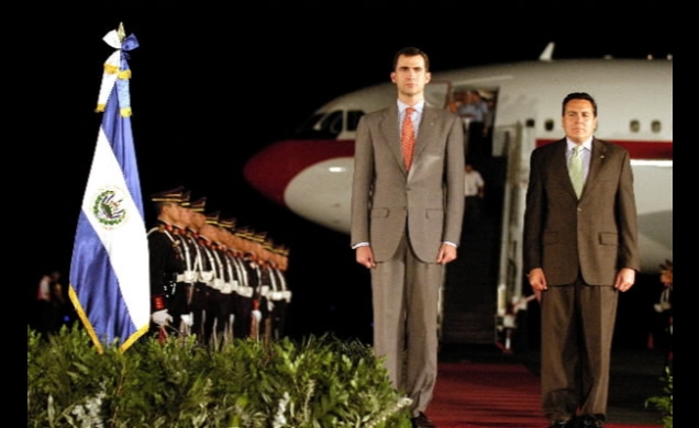 Don Felipe en el Aeropuerto Internacional de Comalapa