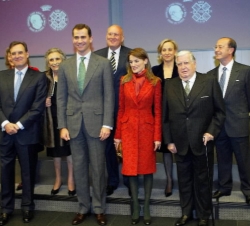 Los Príncipes, con los patronos de la Fundación Pedro Barrié de la Maza