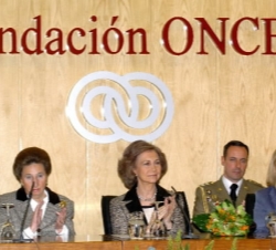 La Reina, con la Infanta Doña Margarita y la secretaria de Estado de Servicios Sociales, Familias y Discapacidades