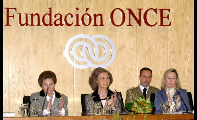 La Reina, con la Infanta Doña Margarita y la secretaria de Estado de Servicios Sociales, Familias y Discapacidades