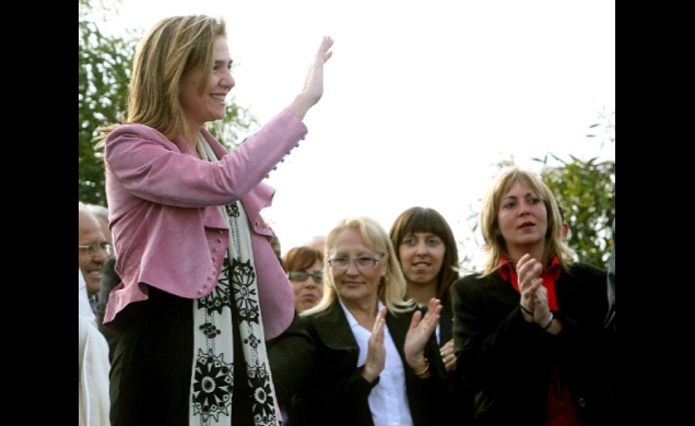 Su Alteza Real la Infanta Doña Cristina saluda a los asistentes