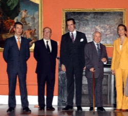 Los Duques de Lugo, acompañados por el delegado del Gobierno en Madrid, el ex presidente del Banco Santander Central Hispano, José María Amusátegui, y