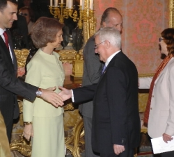 Saludo del director de la Real Academia de la Lengua, Víctor García de la Concha, y de la directora general de la Biblioteca Nacional, Rosa Regás