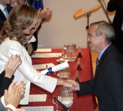 El periodista de Canal Sur Radio Tom Martín Benítez saluda la Infanta Doña Cristina