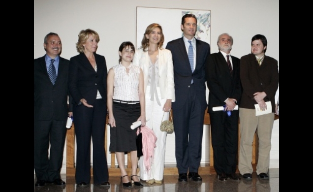 La Infanta Cristina y Don Iñaki Urdangarin con los galardonados