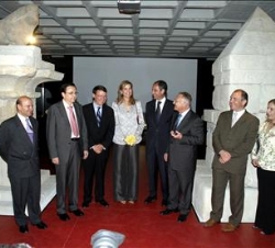 Doña Cristina, durante su recorrido por las salas del Museo