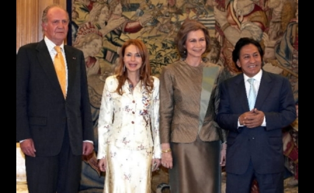 Don Juan Carlos y Doña Sofía, con el Presidente Toledo y su esposa