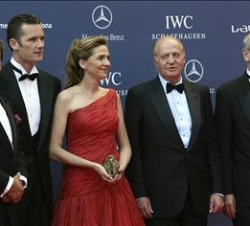 El Rey y los Duques de Palma, con los presidentes de Daimler-Chrysler y Richemont, Peter Struck y Johann Rupert, respectivamente