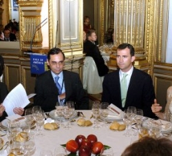 Los Príncipes de Asturias comparten la mesa con el Gobernador del Banco de España y el Presidente del Banco Central Europeo