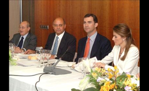Los Príncipes acompañados por Gerardo Díaz Ferrán, presidente de CEIM, y por José María Cuevas, presidente de la CEOE
