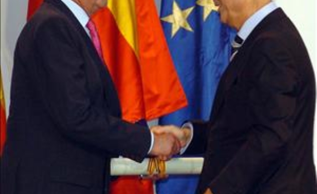 Su Majestad el Rey entrega a Gabriel Escarrer la Medalla de Oro de las Islas Baleares