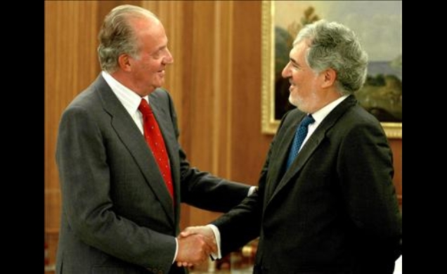 Su Majestad el Rey recibe el saludo del fiscal general del Estado