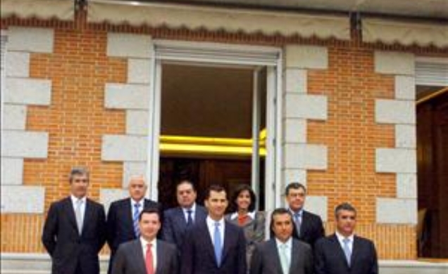 Don Felipe, con la Junta Directiva de ANAVE