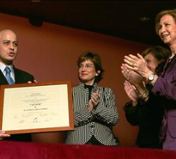 Su Majestad la Reina hace entrega del Premio