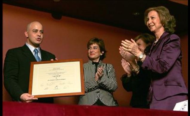 Su Majestad la Reina hace entrega del Premio
