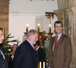 Don Felipe, junto al Alcalde de Oviedo, Gabino de Lorenzo