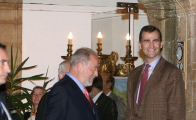 Don Felipe, junto al Alcalde de Oviedo, Gabino de Lorenzo