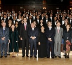 Don Felipe, junto a los componentes de la Sinfónica del Principado, el Coro de la Fundación y de la Orquesta del Estado de Sao Paulo
