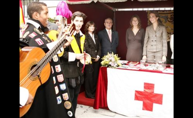 Su Alteza Real la Infanta Doña Elena en el día de la "Fiesta de la Banderita"
