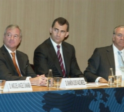 Su Alteza Real el Príncipe de Asturias, junto al presidente de Murcia, Ramón Luis Valcárcel, y al presidente de de la Confederación Española de Direct