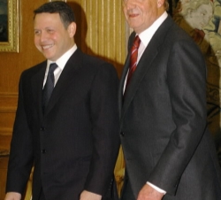 Su Majestad el Rey junto al Rey Abdallah de Jordania