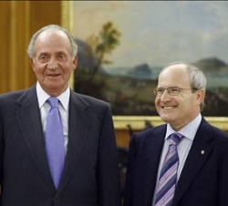 Su Majestad el Rey con el presidente de la Generalitat de Cataluña, José Montilla