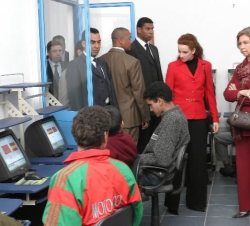 Visita al Centro Hannan para discapacitados
25 de febrero de 2005