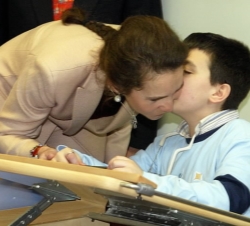 Doña Elena, con un alumno