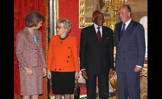 Sus Majestades los Reyes con el presidente de Senegal y señora