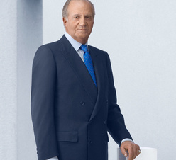 Click para ampliar Fotografía oficial de Su Majestad el Rey Don Juan Carlos