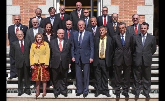 Don Juan Carlos con el Comité Ejecutivo de la Confederación Canaria de Empresarios CCE