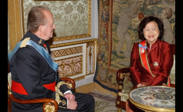El Rey con la Embajadora del Reino de Tailandia