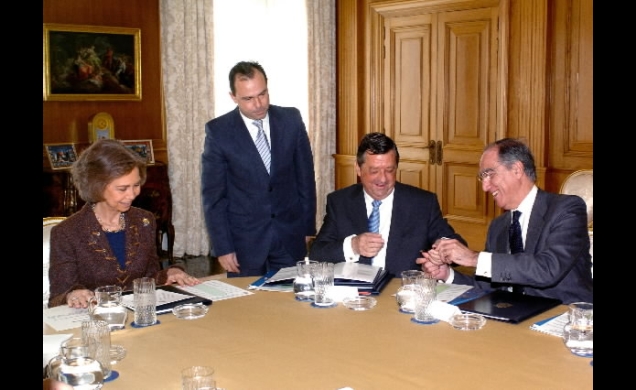 Doña Sofía firma un convenio entre la Fundación Reina Sofía y la Fundación de Investigación Médica de la Mutua Madrileña