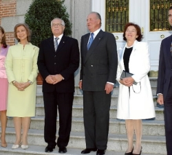 Los Reyes y los Príncipes almuerzan con el Presidente de la República Checa, Sr. Vaclav Klaus y Sra. Livia Klausova
