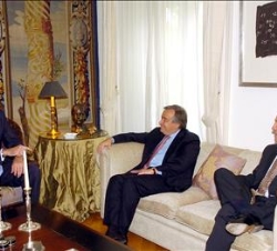 El Príncipe, con el Alto Comisionado de las Naciones Unidas para los Refugiados (ACNUR) y el embajador representante permanente de España ante la Ofic
