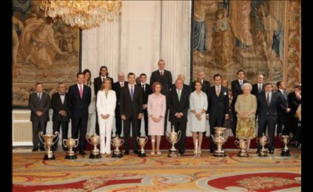 La Familia Real junto a los galardonados con los Premios Nacionales del Deporte