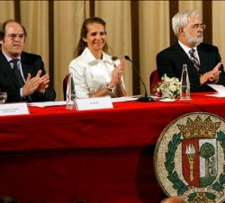 La Infanta Doña Elena junto al rector de la Universidad Autónoma de Madrid, Ángel Gabilondo y el secretario de estado de Universidades, Miguel Ángel Q