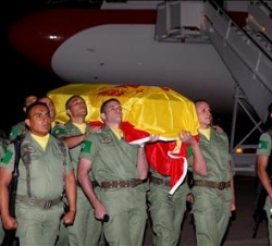 Llegada de los restos mortales de los seis militares fallecidos en el atentado terrorista en el Líbano