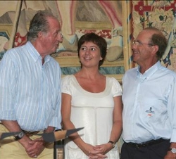 Don Juan Carlos, con la presidenta del Consell Insular de Mallorca, Francina Armengol y el presidente de la Real Fundación Hispania de Barcos de Época
