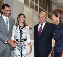 Los Príncipes de Asturias, con Francisco Pinto Balsemão y su esposa, Mercedes Fresas