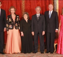 Sus Majestades los Reyes, Sus Altezas Reales los Principes de Asturias, y el Presidente de Uruguay, Tabaré Vázquez, y su esposa, María Auxiliadora Del