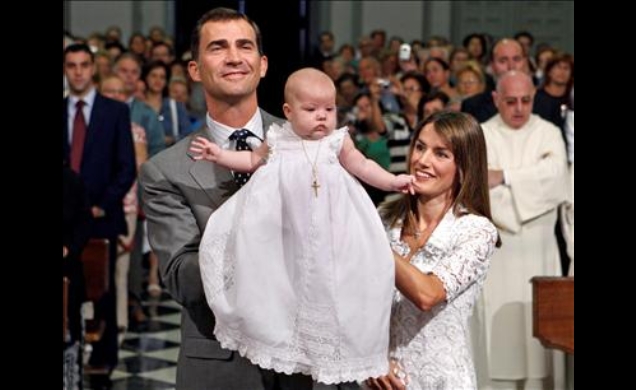 Los Príncipes de Asturias presentan a su segunda hija, la Infanta Sofía, ante la Virgen de Atocha