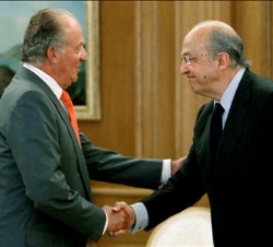 Don Juan Carlos, con el presidente del Real Patronato del Museo Nacional del Prado, Plácido Arango
