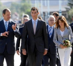 Sus Altezas Reales, con el director general de BASF Coatings y el presidente de la Junta de Comunidades de Castilla-La Mancha