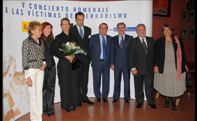 Los Duques de Lugo con la presidenta ejecutiva de la Fundación Víctimas del Terrorismo, el presidente de la Fundación para la Libertad, la vicepreside