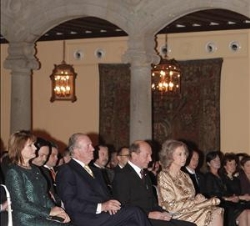 Sus Majestades los Reyes, junto a Sus Excelencias el Presidente de Rumanía y la Señora Basescu durante el concierto